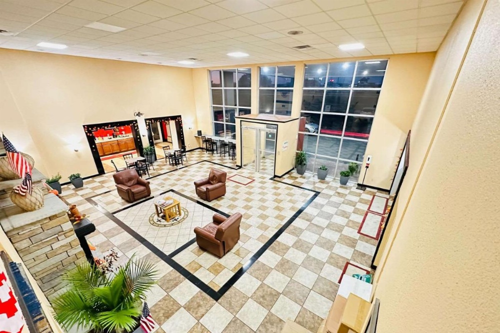 Econo Lodge Image 10