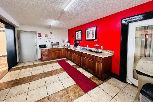 Econo Lodge image 25